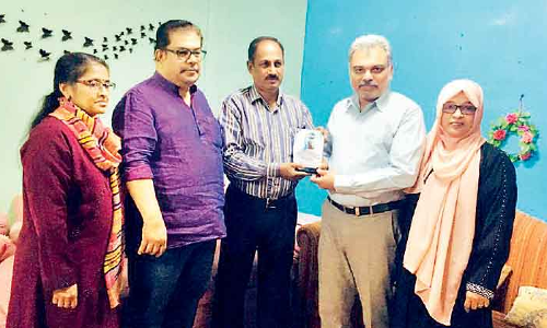 യാ​ത്ര​യ​യ​പ്പ് ന​ൽ​കി