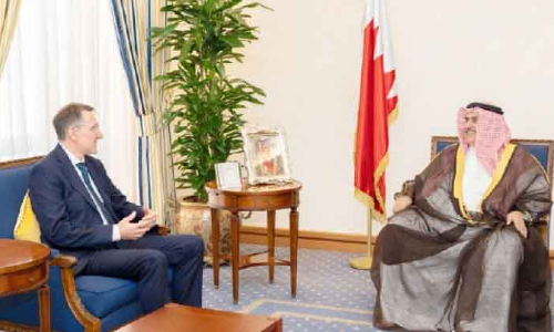 ജ​ര്‍മ​ന്‍ അം​ബാ​സ​ഡ​റെ ശൈ​ഖ് ഖാ​ലി​ദ് സ്വീ​ക​രി​ച്ചു