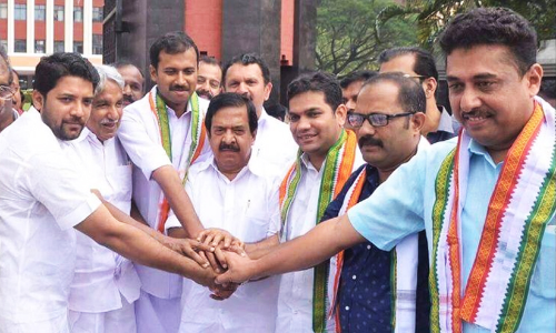 ഉ​മ്മ​ൻ ചാ​ണ്ടി എന്നും ജനങ്ങൾക്കൊപ്പം