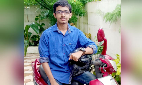 ഹെൽമറ്റ് വെച്ചില്ലെങ്കിലും മദ്യപിച്ചാലും സ്​കൂട്ടർ സ്​റ്റാർട്ടാകില്ല; പുതിയ സംവിധാനവുമായി വിദ്യാർഥി