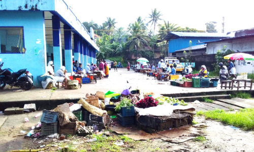 വെ​ഞ്ഞാ​റ​മൂ​ട് മത്സ്യവിപണന കേന്ദ്രം ഉപേക്ഷിക്കപ്പെട്ട നിലയില്‍
