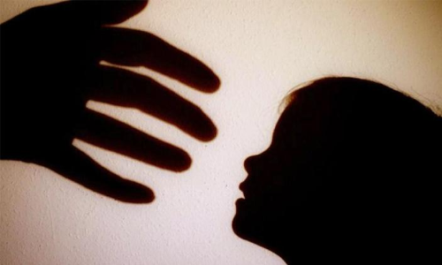 കു​ട്ടി​ക​ൾ​ക്കെ​തി​രെ അ​തി​ക്ര​മ​ങ്ങ​ൾ വ​ർ​ധി​ക്കു​ന്നു; ചൈ​ൽ​ഡ്​ ഹെ​ൽ​പ്​ ​ൈല​നി​ലേ​ക്ക് 2.39 കോ​ടി കോ​ളു​ക​ൾ