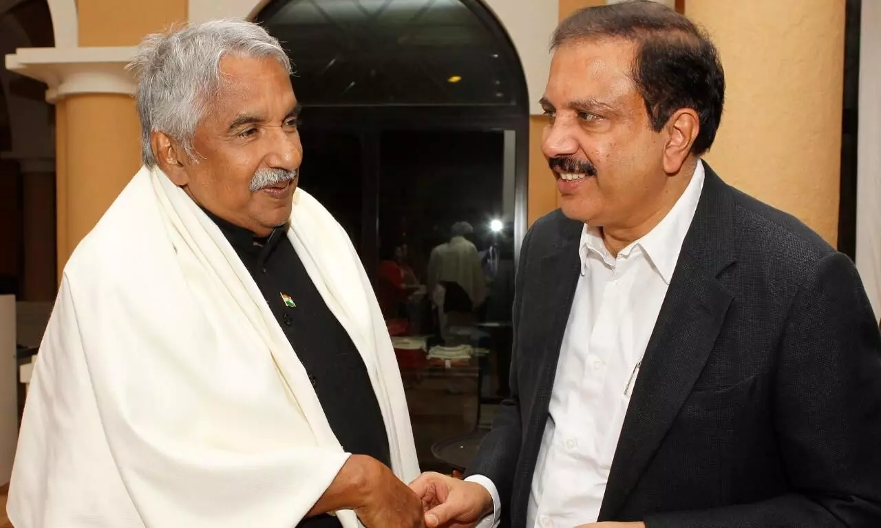 ഉമ്മൻ ചാണ്ടി: ആത്യന്തികമായി ജനനേതാവ് -ഡോ. ആസാദ് മൂപ്പൻ ഉമ്മൻ ചാണ്ടി: ആത്യന്തികമായി ജനനേതാവ് -ഡോ. ആസാദ് മൂപ്പൻ