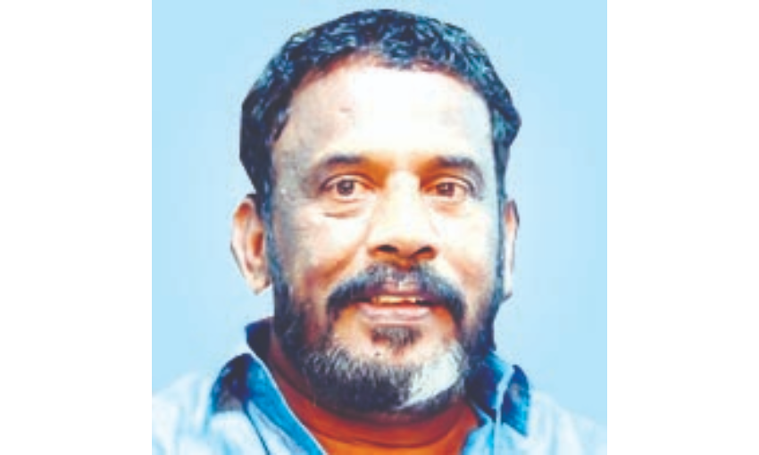 ര​വീ​ന്ദ്ര​ൻ