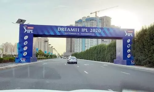 കോവിഡ്​ പോരാളികൾക്ക്​ ആദരമർപ്പിച്ച്​ ബാംഗ്ലൂർ