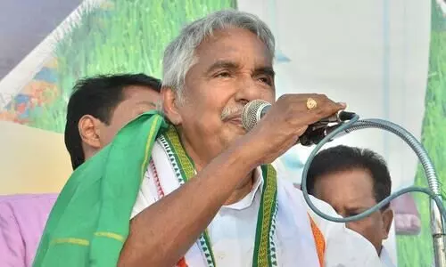 ഭൂരിപക്ഷമുള്ള സർക്കാറിനോട് ഗവർണർക്ക് നോ പറയാനാവില്ല -ഉമ്മൻചാണ്ടി