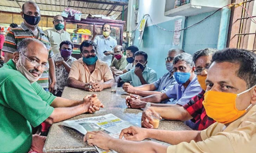 ചായക്കും ചായക്കടക്കും രാഷ്​ട്രീയമില്ല