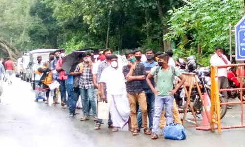 quee in kerala Tamil nadu boarder