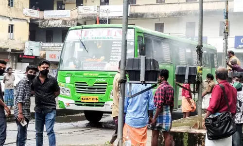thirunakkara smoke from bus