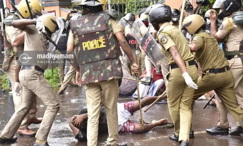 കോവിഡ്​ മാനദണ്ഡം ലംഘിച്ച്​ സമരം: ദു​ര​ന്ത നി​വാ​ര​ണ നി​യ​മ പ്ര​കാ​രം നടപടി പ്രതീക്ഷിക്കുന്നതായി ​ൈഹകോടതി