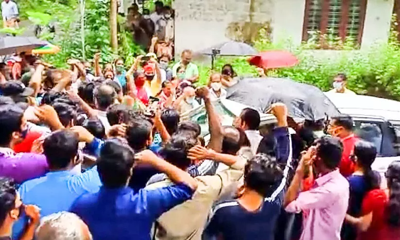 ayyambuzha gift city protest ayyambuzha gift city protest