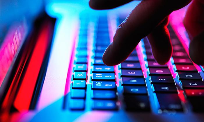 മാധ്യമപ്രവർത്തകർക്കെതിരായ സൈബർ ആക്രമണം: രണ്ടുപേർ അറസ്റ്റിൽ മാധ്യമപ്രവർത്തകർക്കെതിരായ സൈബർ ആക്രമണം: രണ്ടുപേർ അറസ്റ്റിൽ