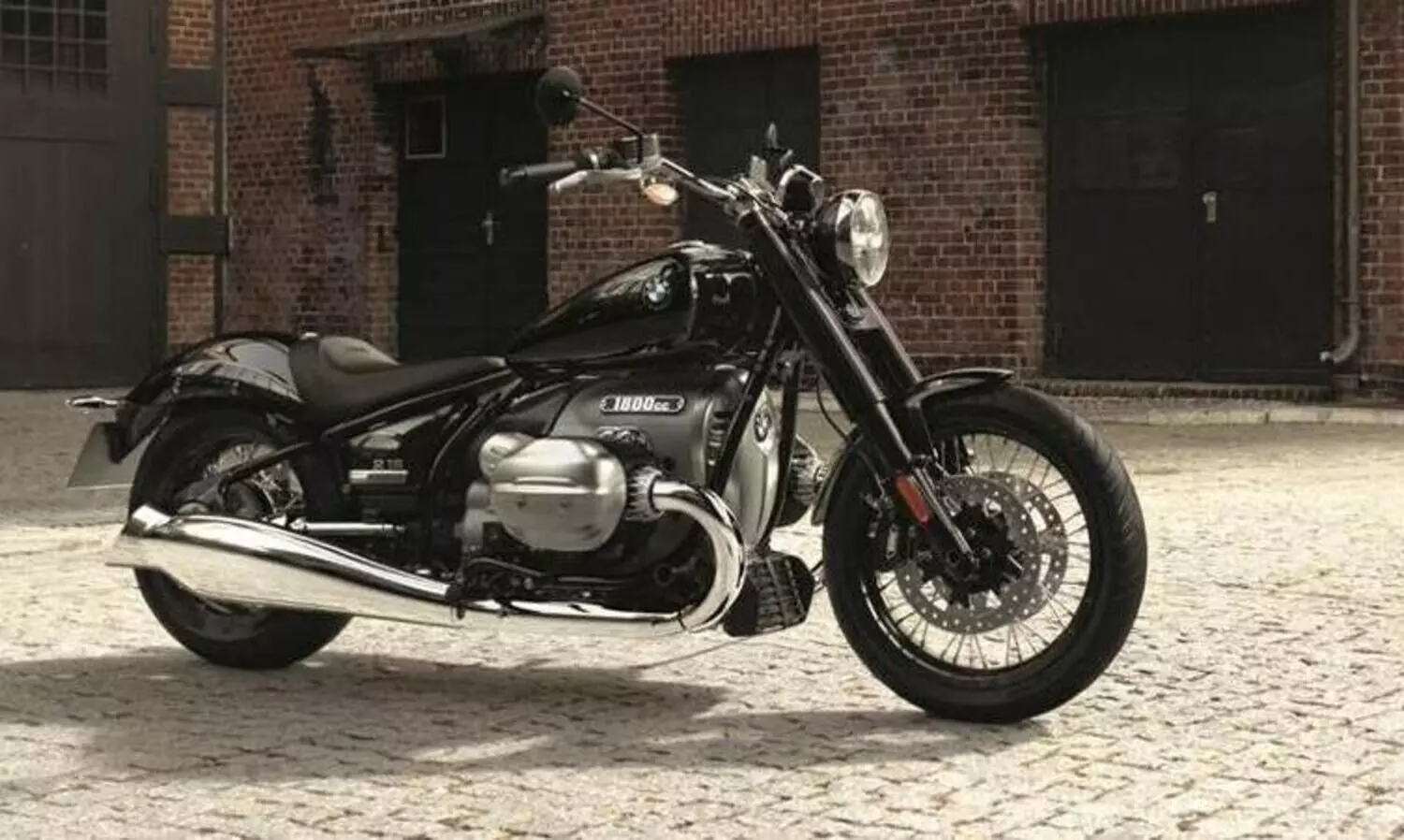 ക്രൂസർ കിങ്​ ബി.എം.ഡബ്ലു ആർ 18 വിപണിയിൽ; വില 18.9 ലക്ഷം