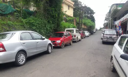 illegal parking near mananthavady busstand