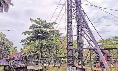 ചുങ്കത്ത്​ മുപ്പത്​ പൊക്കുപാലം വീണ്ടും പണിമുടക്കി