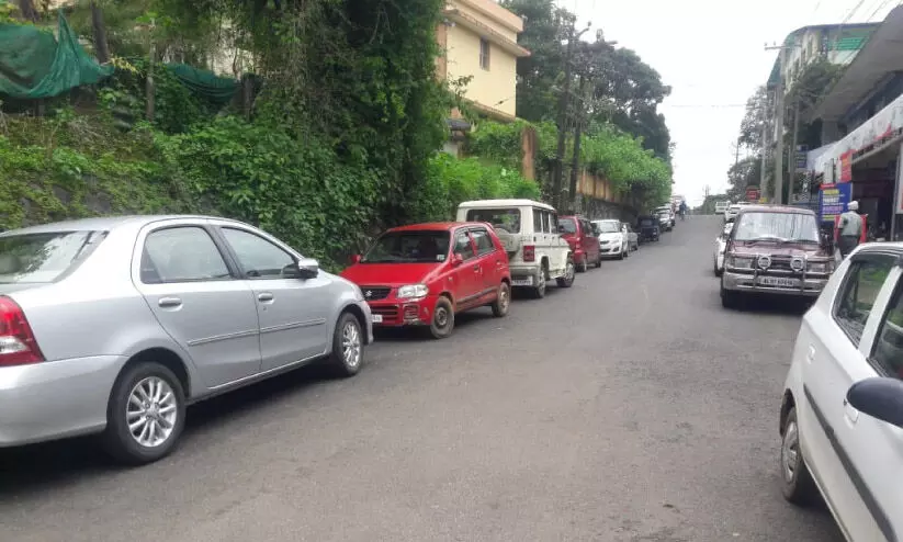 illegal parking near mananthavady busstand