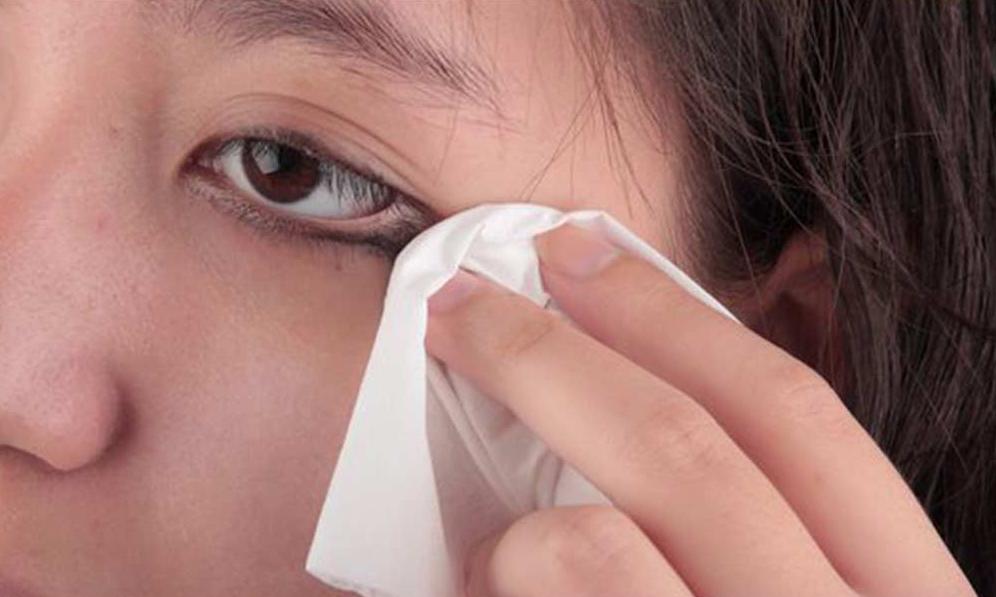 ദേശീയപാത പാലിയേക്കരയിൽ കണ്ണു നീറ്റി യാത്രക്കാർ; പരിഭ്രാന്തരായി നാട്ടുകാർ ദേശീയപാത പാലിയേക്കരയിൽ കണ്ണു നീറ്റി യാത്രക്കാർ; പരിഭ്രാന്തരായി നാട്ടുകാർ