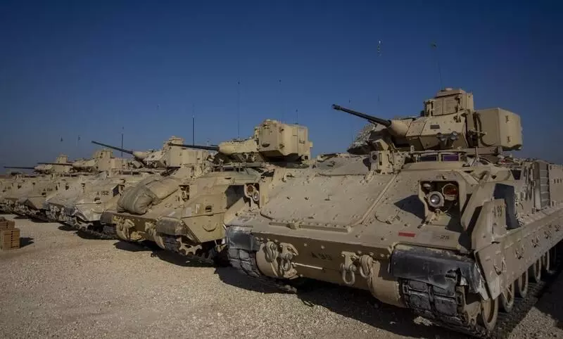 റഷ്യയുമായി സംഘർഷം: സിറിയയിലേക്ക് കൂടുതൽ അമേരിക്കൻ സേന റഷ്യയുമായി സംഘർഷം: സിറിയയിലേക്ക് കൂടുതൽ അമേരിക്കൻ സേന