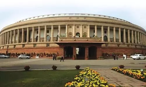 തൊഴിൽ നിയമങ്ങളിലും മാറ്റം; കമ്പനികൾക്ക്​ മുൻകൂർ അനുമതിയില്ലാതെ ജീവനക്കാരെ പിരിച്ചുവിടാം