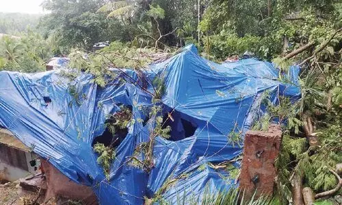 ഉ​ള്ള വീ​ടും ത​ക​ർ​ന്നു; ചി​ത്ര​യു​ടെ സ്വ​പ്​​ന​ങ്ങ​ൾ​ക്ക്​ ഇ​പ്പോ​ൾ നി​റ​മി​ല്ല