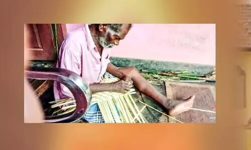 അയ്യപ്പൻ പഴമ നെയ്യുകയാണ്, ജീവിതവും അയ്യപ്പൻ പഴമ നെയ്യുകയാണ്, ജീവിതവും