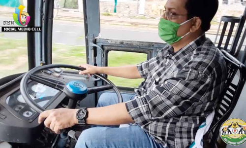 അപ്പൊ ക്ലച്ച് ഇടുമ്പോൾ ഗിയർ അമർത്തണം അല്ലേ; കെ.എസ്.ആർ.ടി.സി എം.ഡിയുടെ ബസ് ഓട്ടം വൈറൽ