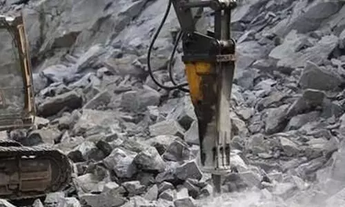 തൃശൂർ ജില്ലയിലെ മുഴുവൻ താലൂക്കുകളിലും ഖനനം നിരോധിച്ചു