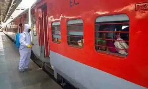 പിന്നാലെയല്ല, ക്ലോൺ ട്രെയിൻ മു​െമ്പത്തും