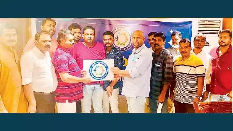 പ​ട്ടാ​മ്പി കൂ​ട്ടാ​യ്മ ലോ​ഗോ പ്ര​കാ​ശ​നം ചെ​യ്തു