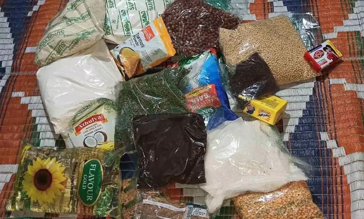 കിറ്റ് നിറച്ചാലും ഇനി സപ്ലൈകോ ഔട്ട്െലറ്റുകൾ കാലിയാവില്ല; വിൽപനയെ ബാധിക്കാതെ പ്രത്യേകം തയാറാക്കും കിറ്റ് നിറച്ചാലും ഇനി സപ്ലൈകോ ഔട്ട്െലറ്റുകൾ കാലിയാവില്ല; വിൽപനയെ ബാധിക്കാതെ പ്രത്യേകം തയാറാക്കും