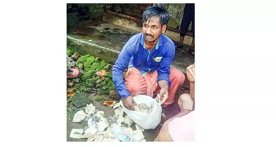 മോഷ്ടാവിനെ തൊണ്ടി സഹിതം പിടികൂടി മോഷ്ടാവിനെ തൊണ്ടി സഹിതം പിടികൂടി