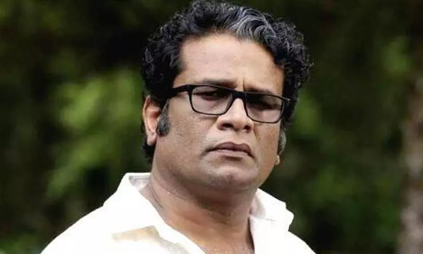 തെറ്റുകാരനല്ലെന്നുറപ്പെങ്കിൽ ആ നടനെ തിരിച്ചെടുക്കുക, അല്ലെങ്കിൽ കൂറുമാറിയവർ രാജിവെക്കൂ -ഹരീഷ് പേരടി തെറ്റുകാരനല്ലെന്നുറപ്പെങ്കിൽ ആ നടനെ തിരിച്ചെടുക്കുക, അല്ലെങ്കിൽ കൂറുമാറിയവർ രാജിവെക്കൂ -ഹരീഷ് പേരടി