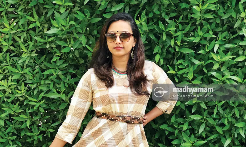 മോഡൽ: ഗായത്രി ധനീഷ് മോഡൽ: ഗായത്രി ധനീഷ്