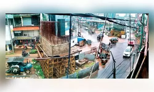 എടപ്പാൾ മേൽപാല നിർമാണം ഇഴഞ്ഞുനീങ്ങുന്നു; പ്രതിഷേധവുമായി വ്യാപാരികൾ