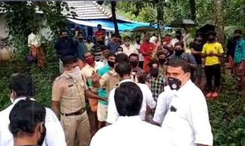 കണ്ണൂരിൽ സ്ഫോടനം നടന്ന വീട് സന്ദർശിക്കാനെത്തിയ കോൺഗ്രസ് നേതാക്കളെ സി.പി.എം പ്രവർത്തകർ തടഞ്ഞു