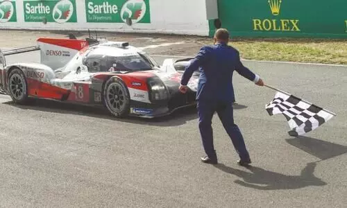 ​െഎതിഹാസികമായ ലെ മാൻസിൽ ടൊയോട്ടക്ക്​ ഹാട്രിക്​