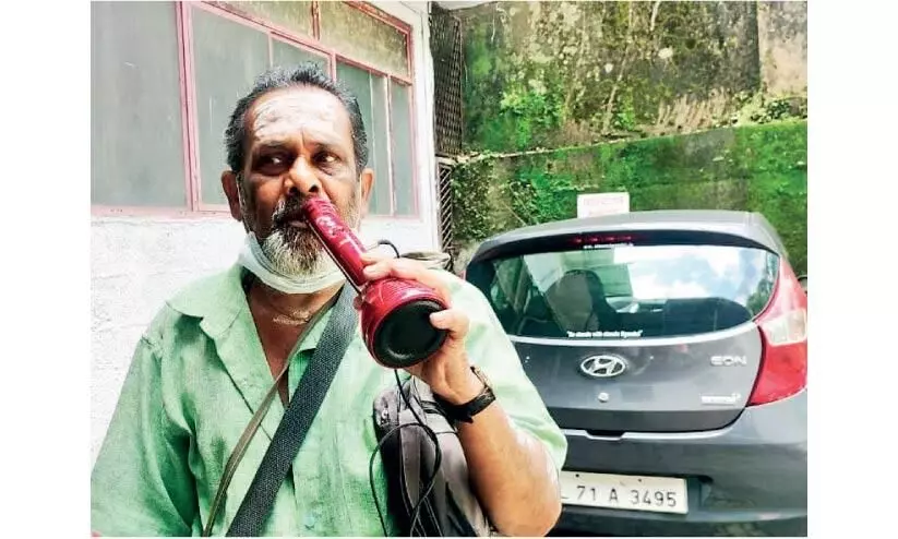 പഴയകാല സിനിമ ഗാനങ്ങളിൽ ഉപജീവനം കണ്ടെത്തി 65കാരൻ പഴയകാല സിനിമ ഗാനങ്ങളിൽ ഉപജീവനം കണ്ടെത്തി 65കാരൻ