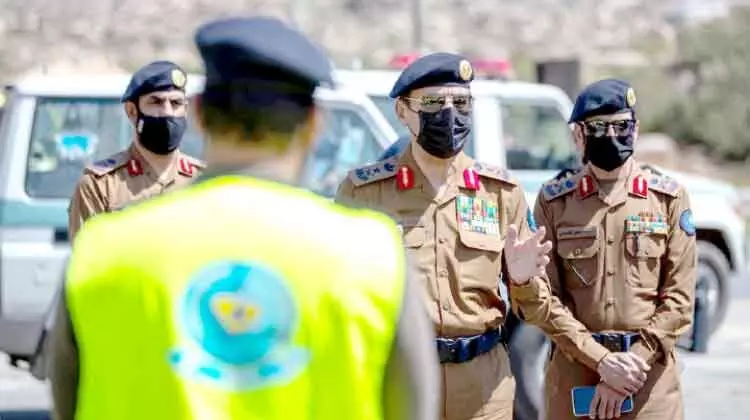 ത്വാഇഫിൽ അഗ്നിബാധയുണ്ടായ മല സിവിൽ ഡിഫൻസ് മേധാവി സന്ദർശിച്ചു ത്വാഇഫിൽ അഗ്നിബാധയുണ്ടായ മല സിവിൽ ഡിഫൻസ് മേധാവി സന്ദർശിച്ചു