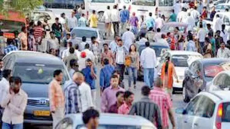 ആഗസ്റ്റിൽ ഒമാനിലെ വിദേശി ജനസംഖ്യ കുറഞ്ഞു ആഗസ്റ്റിൽ ഒമാനിലെ വിദേശി ജനസംഖ്യ കുറഞ്ഞു