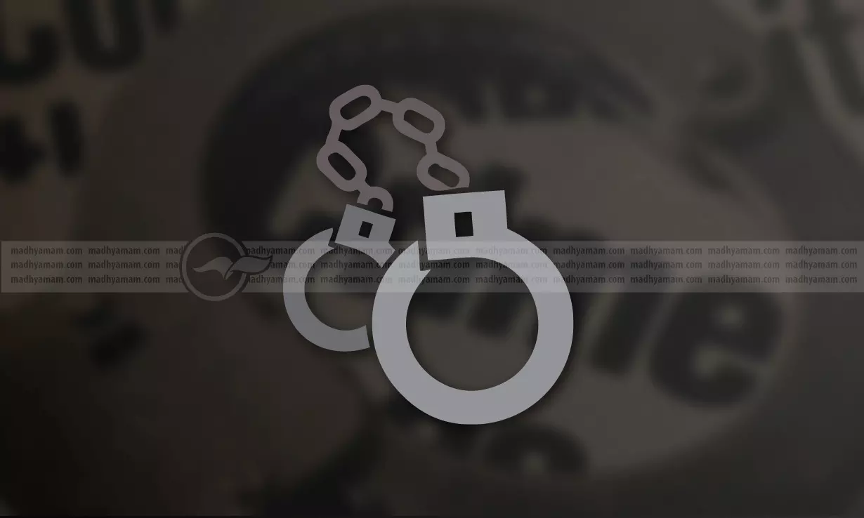 പണംവെച്ച് ചീട്ടുകളി: 13 പേർ പിടിയിൽ; 4,44,600 രൂപ പിടിച്ചെടുത്തു