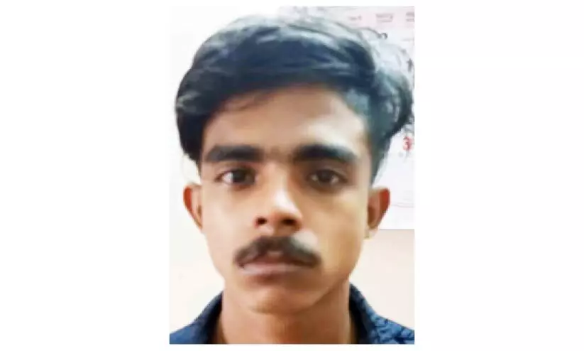 പ്രണയം നടിച്ച് വിവാഹ വാഗ്ദാനം നൽകി പീഡനം; യുവാവ് അറസ്റ്റിൽ പ്രണയം നടിച്ച് വിവാഹ വാഗ്ദാനം നൽകി പീഡനം; യുവാവ് അറസ്റ്റിൽ