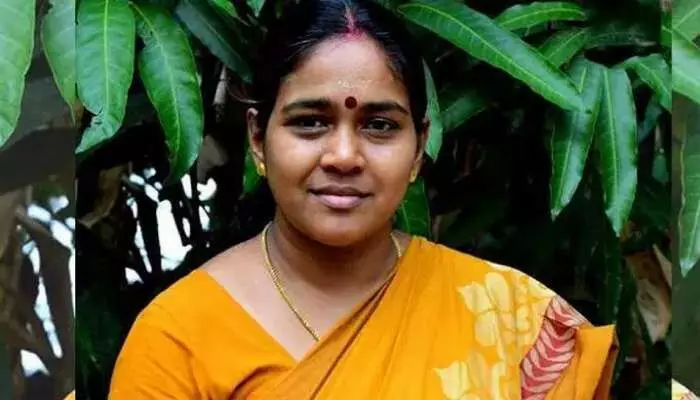 ഓമനക്കുട്ടന്‍റെ മകളുടെ നേട്ടത്തിന്‍റെ പിതൃത്വം ഏറ്റെടുക്കുന്ന ഗതികെട്ട പാർട്ടിയാണ് സി.പി.എം- ശോഭ സുരേന്ദ്രൻ