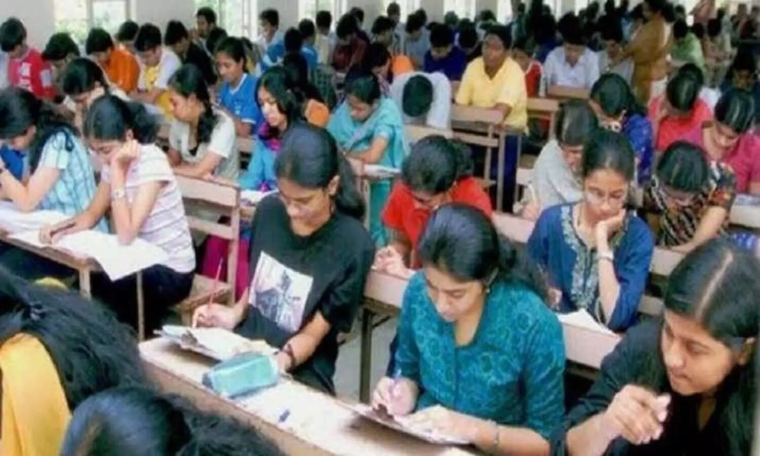 ഒന്നാം വർഷ യു.ജി, പി.ജി അക്കാദമിക കലണ്ടറിന്​ അംഗീകാരം; ആഴ്​ചയിൽ ആറ്​ അധ്യയനദിനങ്ങൾ