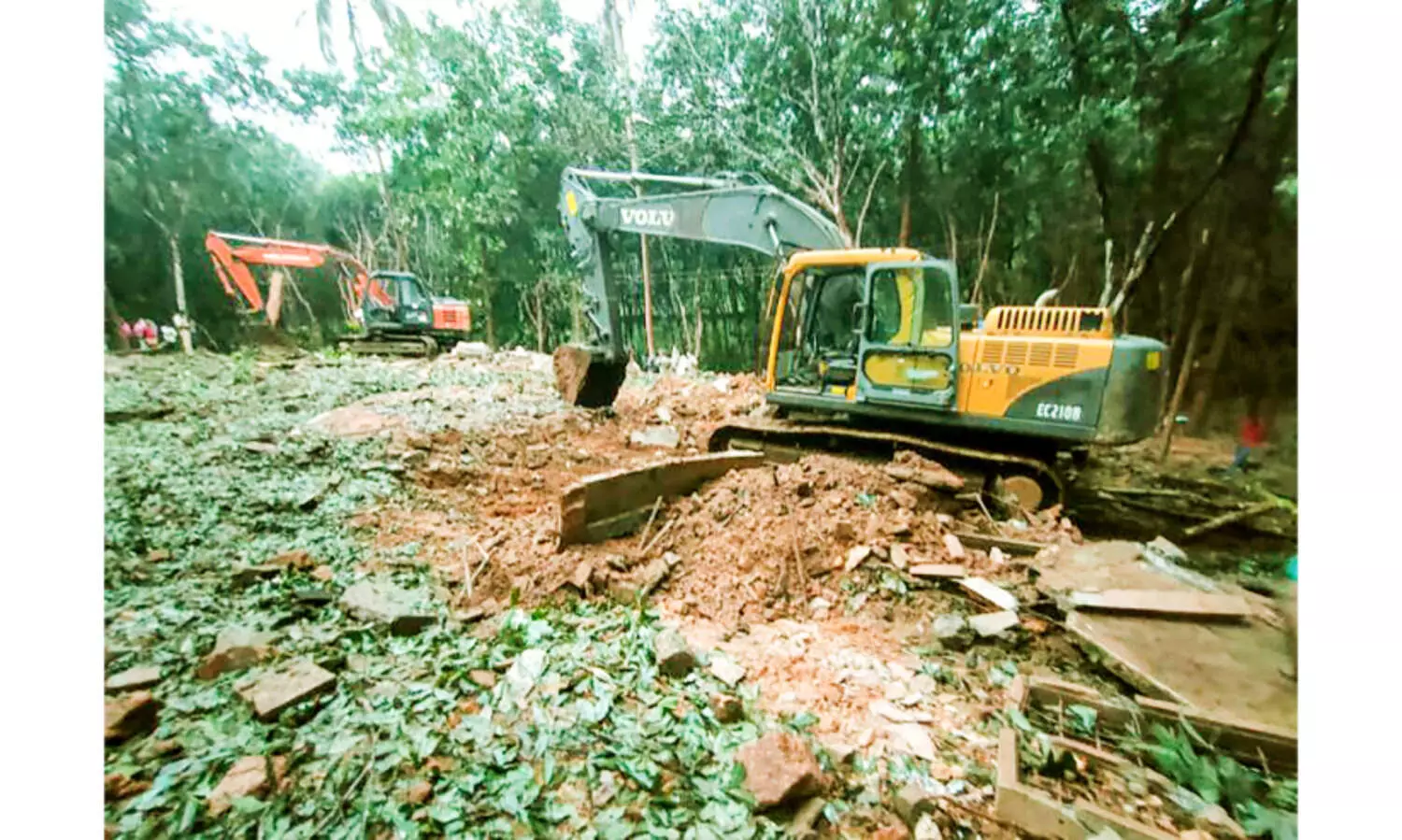 മലയാറ്റൂരിനെ ഞെട്ടിച്ച്​ ഉഗ്രസ്ഫോടനം