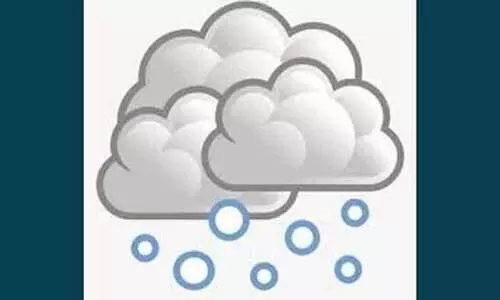 മ​രു​ഭൂ​മി​ക്ക് മ​ഞ്ഞു​ട​യാ​ട​യു​മാ​യി ശ​ര​ത്കാ​ലം; ത​മ്പ​ടി​ക്കും കാ​ലം ഇ​ല​പൊ​ഴി​യും