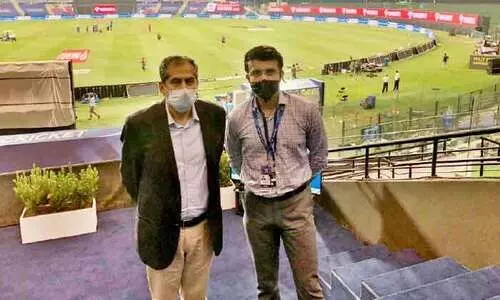 ക​ളി കാ​ണാ​ൻ അം​ബാ​സ​ഡ​റും കോ​ൺ​സു​ൽ ജ​ന​റ​ലും