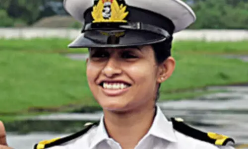 നാവിക സേനയിൽ സബ് ലഫ്റ്റനൻറായി മലയാളി വനിത