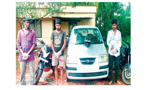 അന്തർ സംസ്ഥാന വാഹന മോഷ്​ടാക്കൾ പിടിയിൽ