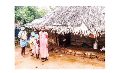 ആ​ദി​വാ​സി കു​ടും​ബ​ങ്ങ​ൾ​ക്ക് വൈ​ദ്യു​തി​യെ​ത്തി​യി​ല്ല, ഓ​ൺ​ലൈ​ൻ പ​ഠ​നം മു​ട​ങ്ങി വി​ദ്യാ​ർ​ഥി​ക​ൾ