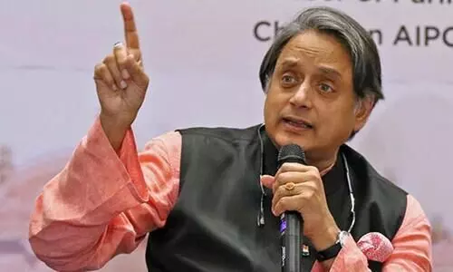 ഹിന്ദുത്വ വർഗീയ വാദികൾ ഇന്ത്യയെ ബഹിഷ്​കരിക്ക​ട്ടെ; തനിഷ്​ഖി​െൻറ പരസ്യത്തെ​ പിന്തുണച്ച്​ തരൂർ